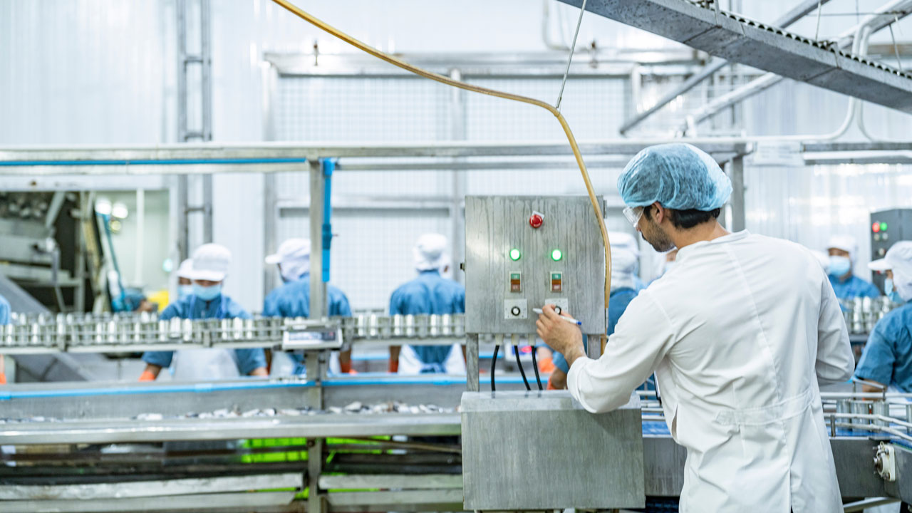 Choosing a waste partner for food & manufacturing sites: What to look for 1 Choosing a waste management partner for food manufacturing plant